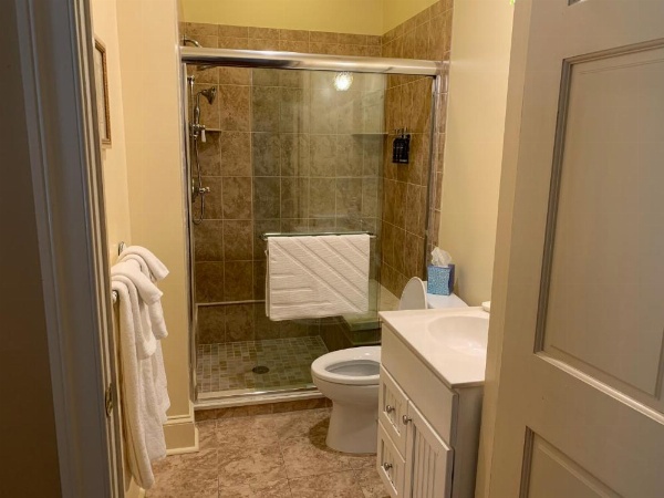 The Lily Inn - Burlington image 16