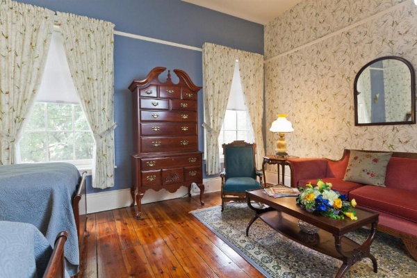 The Lily Inn - Burlington image 28